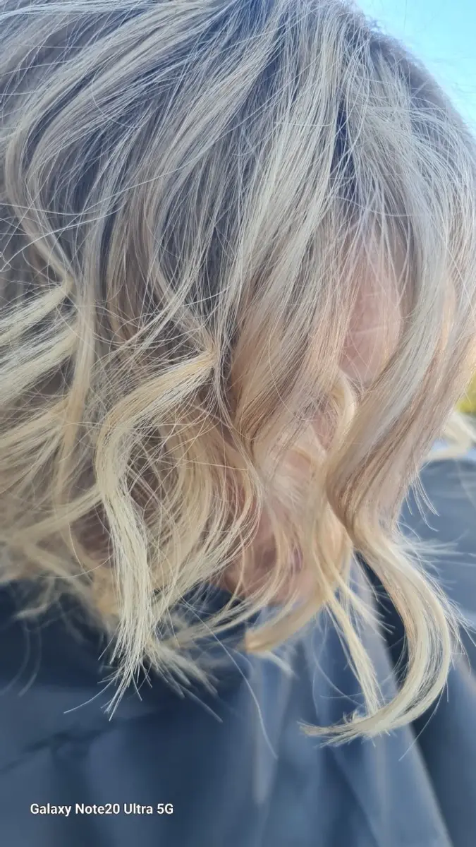 Icy Blond nach Balayage