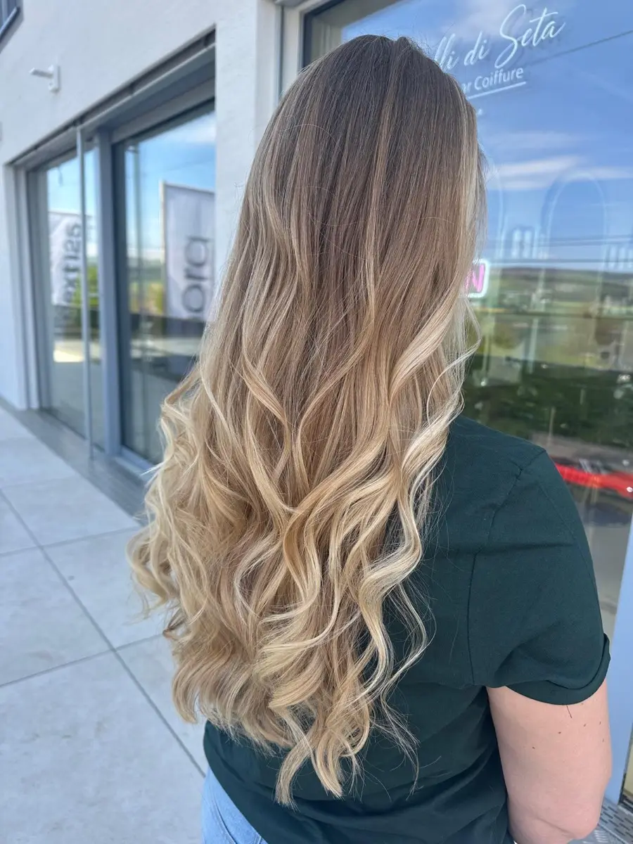 Lange Haare mit weichen Wellen